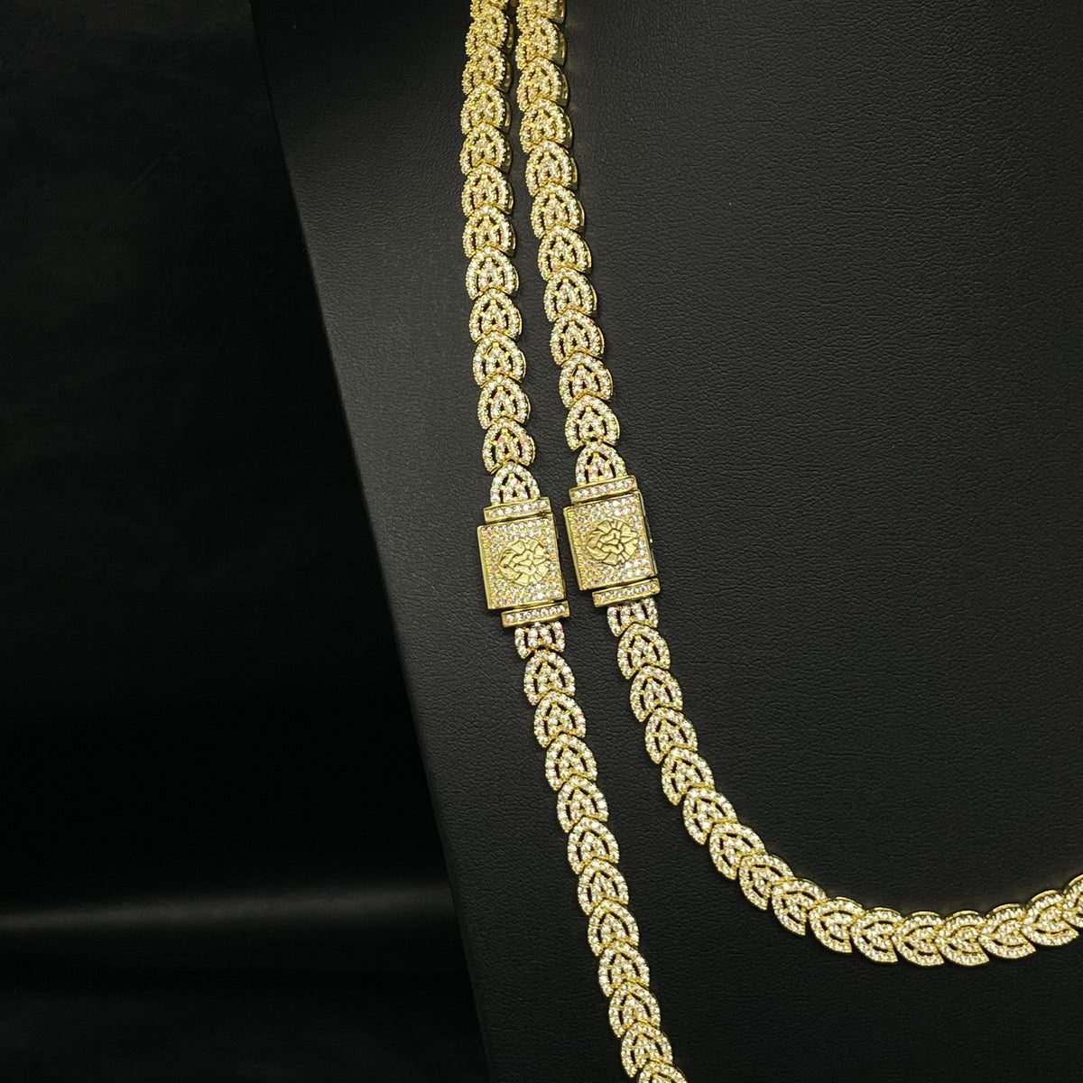 Cadena Fancy Diamond Prong 9MM Dorada - Elite Jewelry Store 