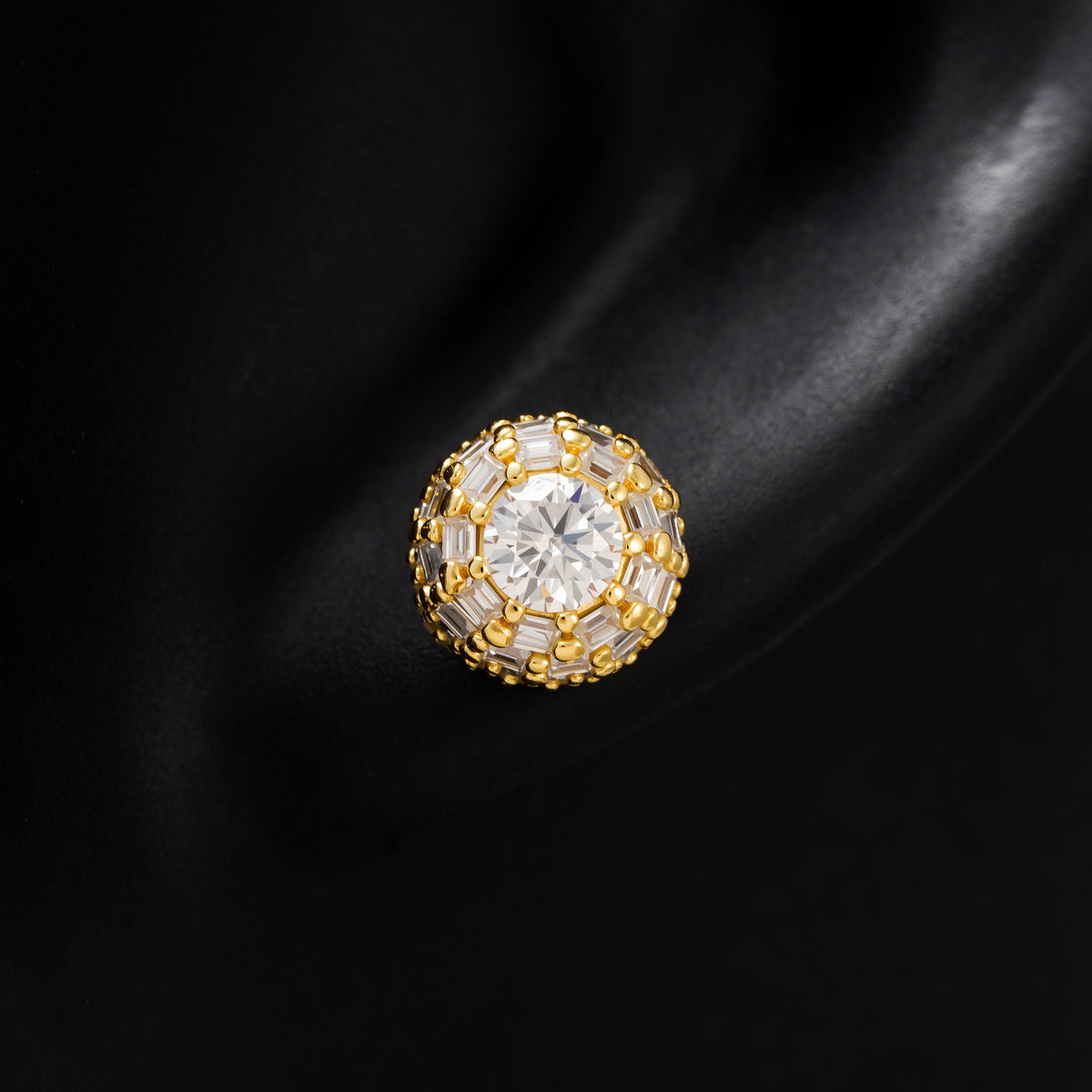 Elite Jewelry | Pantallas Halo Baguette (7mm) - 100% Moissanite (Dorado) — fotografía 3
