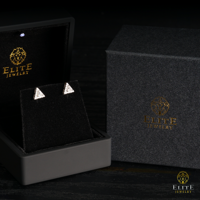 Dormilona Triangular Con Moissanite - Elite Jewelry Store 