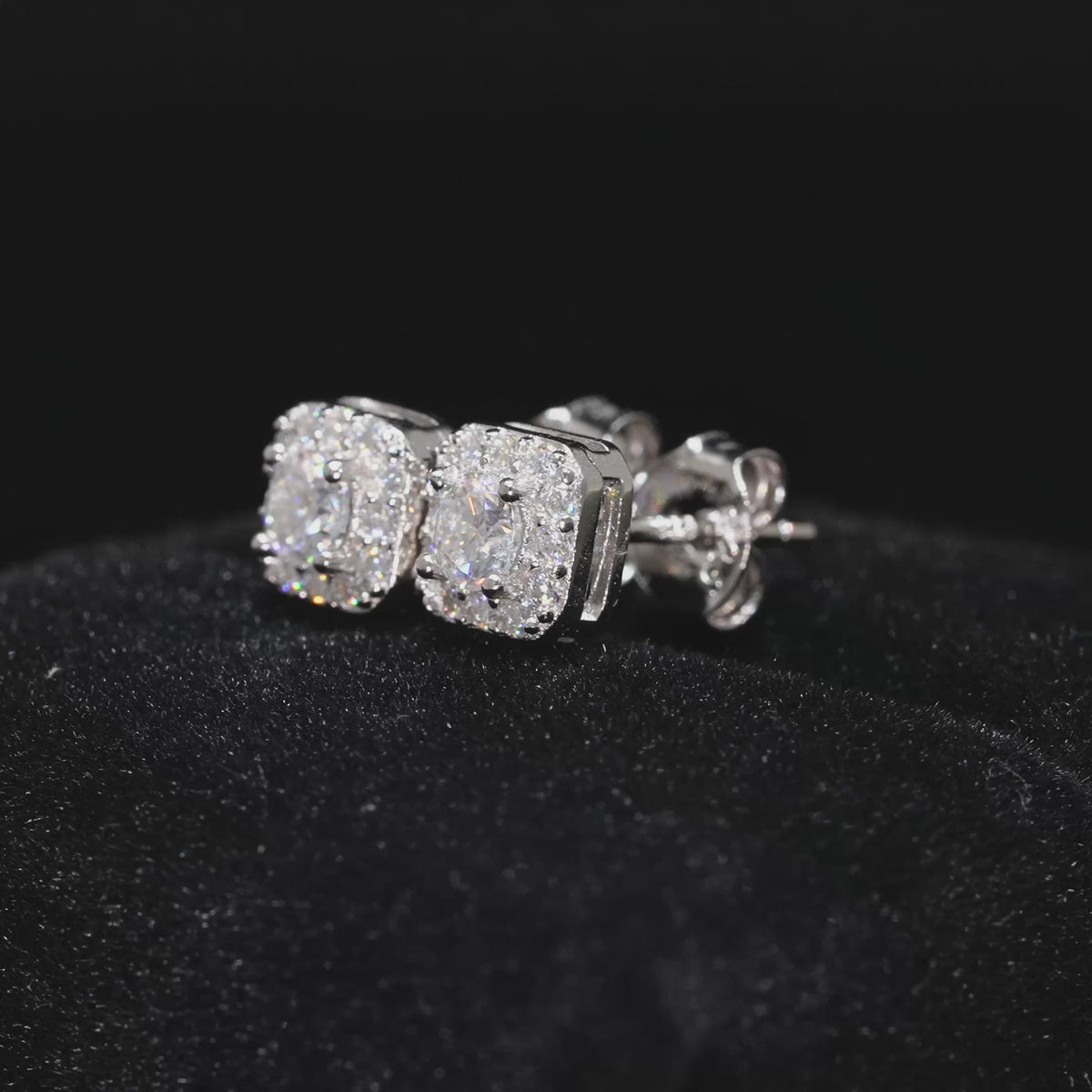 Load video: Pantallas Cuadradas Corona - 100% Moissanite (Plata)