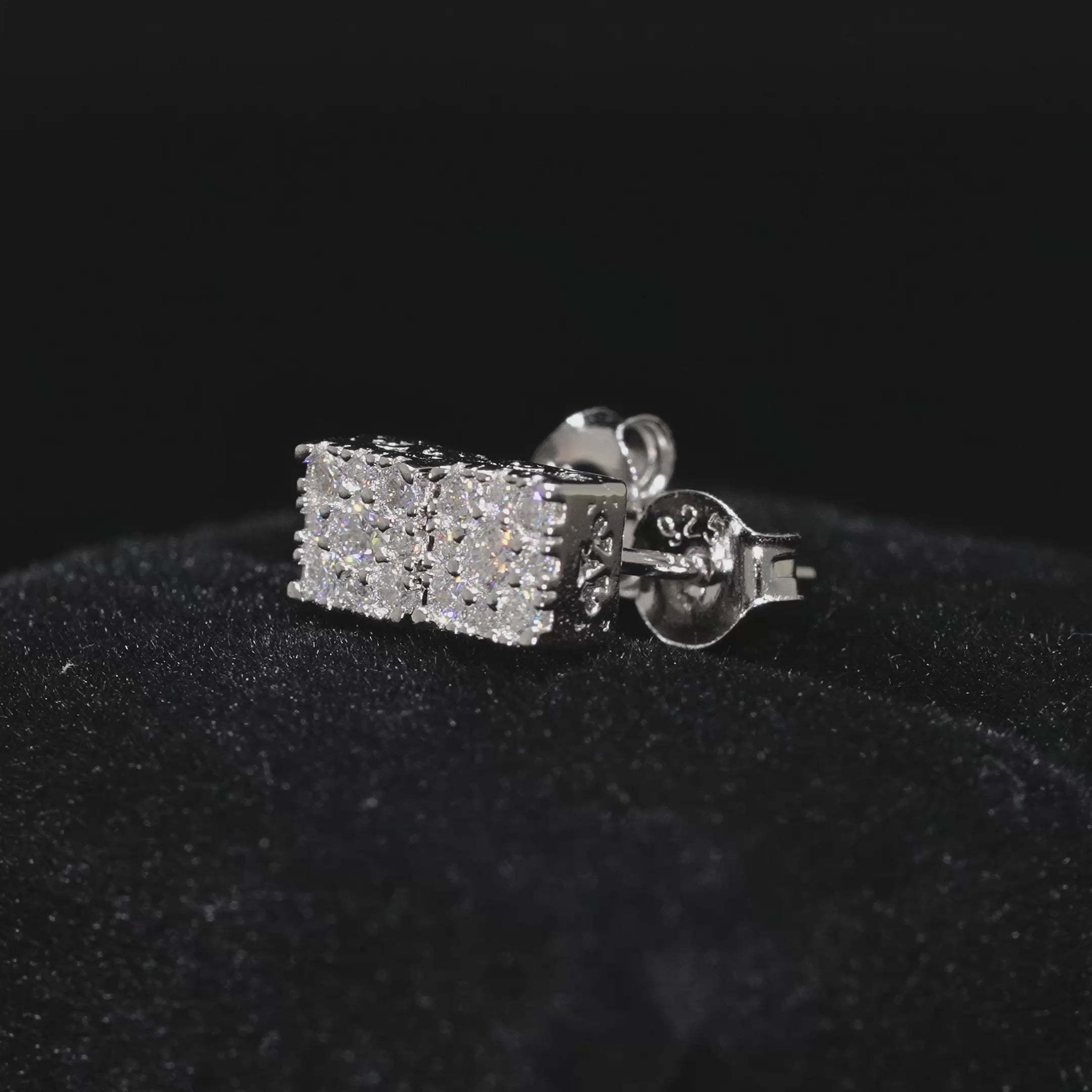 Load video: Pantallas Cuadradas Halo - 100% Moissanite (Plata)