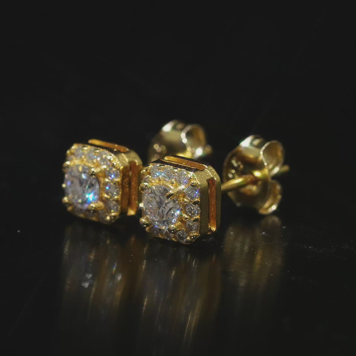 Load video: Pantallas Cuadradas Corona - 100% Moissanite (Dorado)