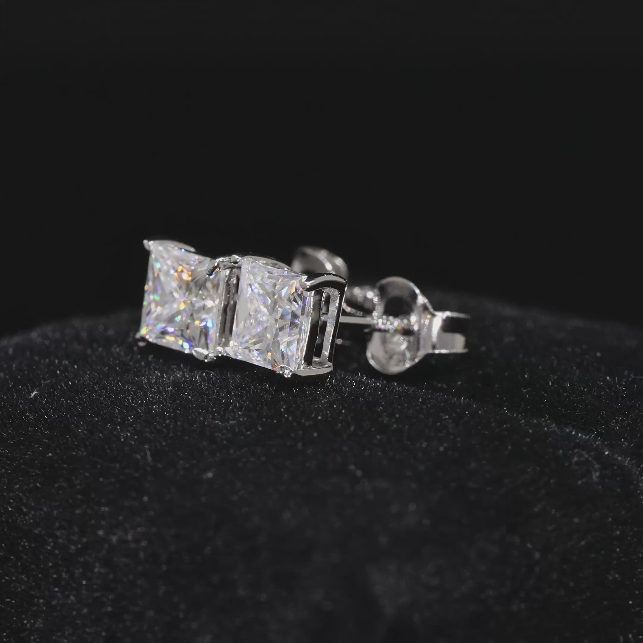 Cargar vídeo: Dormilonas Cuadradas - 100% Moissanite (Plata)