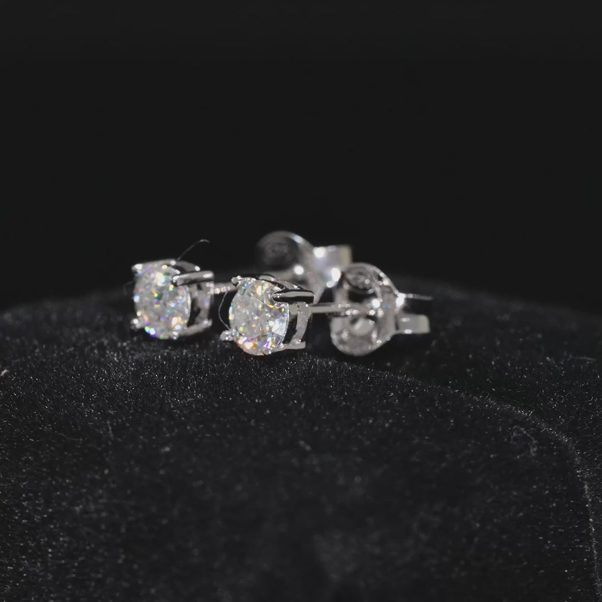 Load video: Pantallas Dormilonas 4mm - 100% Moissanite (Plata)